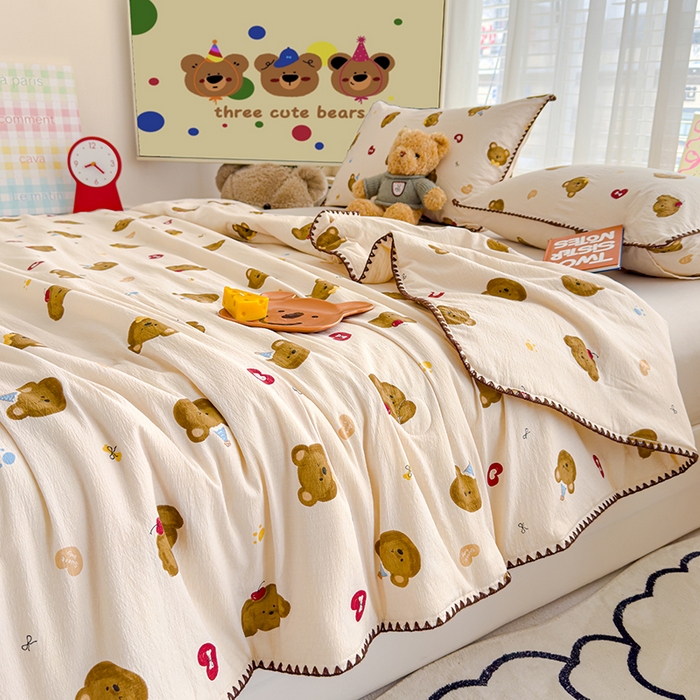 91家纺网 家纺一手货源 找家纺 星巴k家纺 2025新款贝壳绣三角针花边工艺款贝壳边夏被夏凉被空调被四件套【可提供买家秀】 樱桃小熊