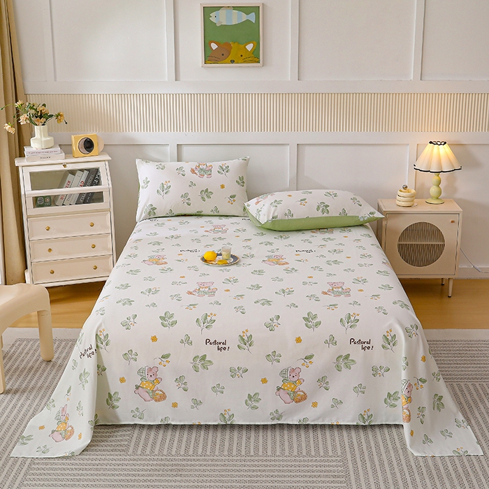 91家纺网 家纺一手货源 找家纺 宇彬家纺 2025直播新款13070全棉纯棉印花双人单床单枕套三件套喷气小清新简约学生被单 米粒熊