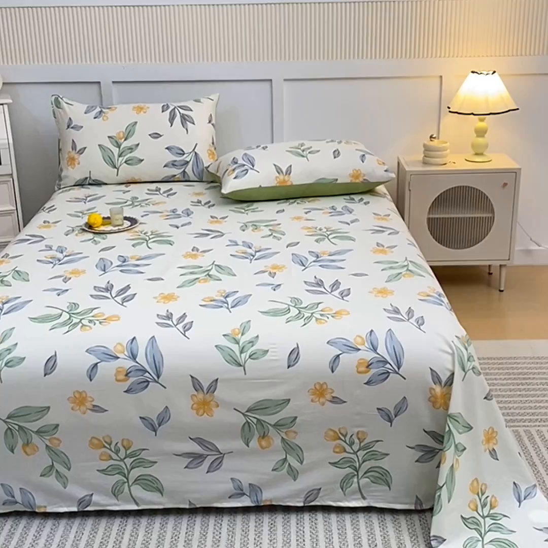 91家纺网 家纺一手货源 找家纺 宇彬家纺 2025直播新款13070全棉纯棉印花双人单床单枕套三件套喷气小清新简约学生被单 风吹一夏