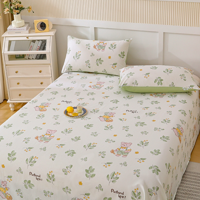 91家纺网 家纺一手货源 找家纺 宇彬家纺 2025直播新款13070全棉纯棉印花双人单床单枕套三件套喷气小清新简约学生被单 米粒熊