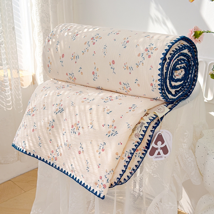 91家纺网 家纺一手货源 找家纺 （总）星巴k家纺 2025新款贝壳绣三角针花边工艺款贝壳边夏被夏凉被空调被四件套【可提供买家秀】