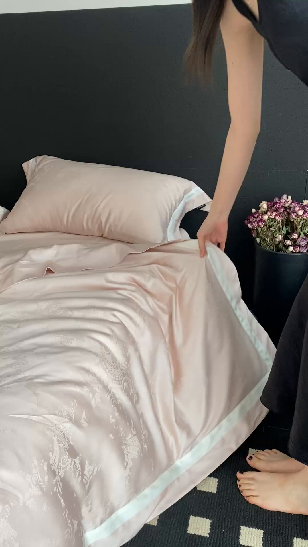 91家纺网 家纺一手货源 找家纺 馨蕊2025新款天丝棉青黛四件套 青黛-蔷薇粉