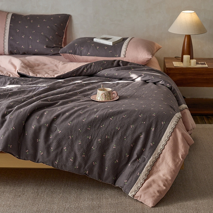 91家纺网 家纺一手货源 找家纺 （总）安莱生活 2025新款全棉纯棉双层纱复古花边款夏被夏凉被空调被四件套