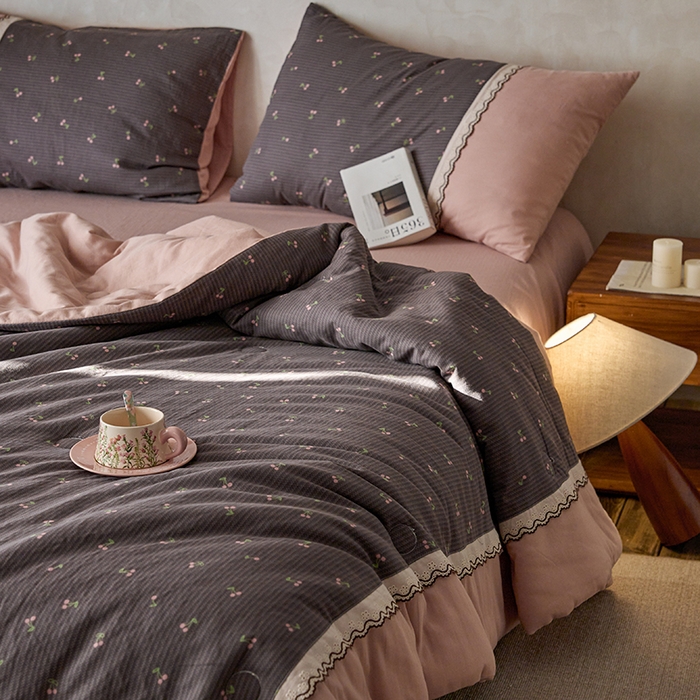 91家纺网 家纺一手货源 找家纺 （总）安莱生活 2025新款全棉纯棉双层纱复古花边款夏被夏凉被空调被四件套