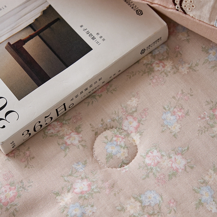 91家纺网 家纺一手货源 找家纺 安莱生活 2025新款全棉纯棉双层纱复古花边款夏被夏凉被空调被四件套 暖阳