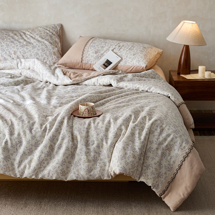 91家纺网 家纺一手货源 找家纺 安莱生活 2025新款全棉纯棉双层纱复古花边款夏被夏凉被空调被四件套 幽兰