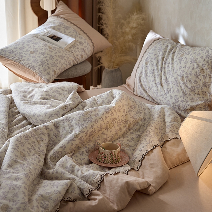 91家纺网 家纺一手货源 找家纺 安莱生活 2025新款全棉纯棉双层纱复古花边款夏被夏凉被空调被四件套 幽兰