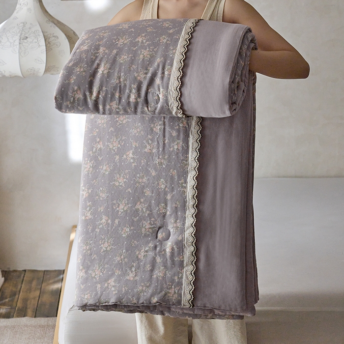 91家纺网 家纺一手货源 找家纺 安莱生活 2025新款全棉纯棉双层纱复古花边款夏被夏凉被空调被四件套 紫茉