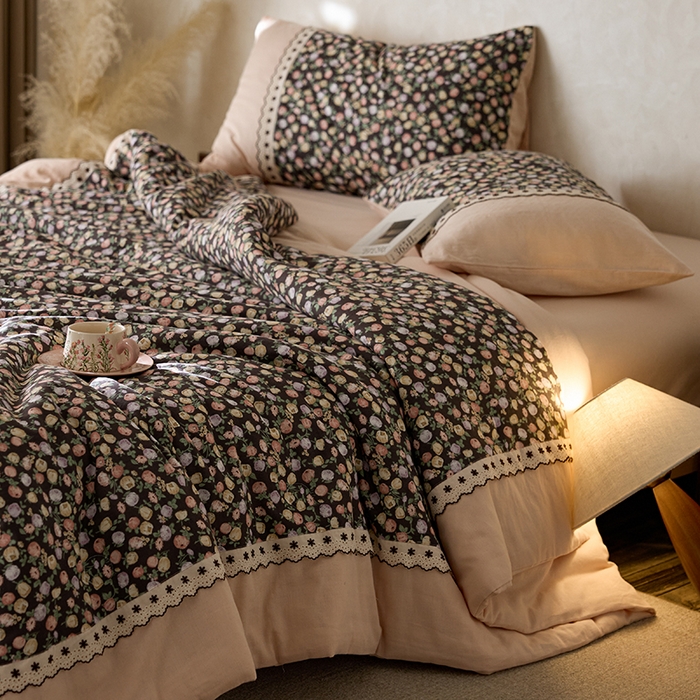 91家纺网 家纺一手货源 找家纺 （总）安莱生活 2025新款全棉纯棉双层纱复古花边款夏被夏凉被空调被四件套