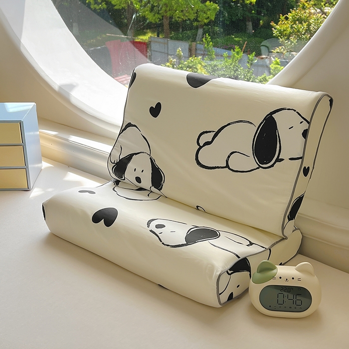 91家纺网 家纺一手货源 找家纺 百寐 2025新款13372全棉立体滚边立体记忆枕套30×50/40×60碎花卡通枕套 爱心狗