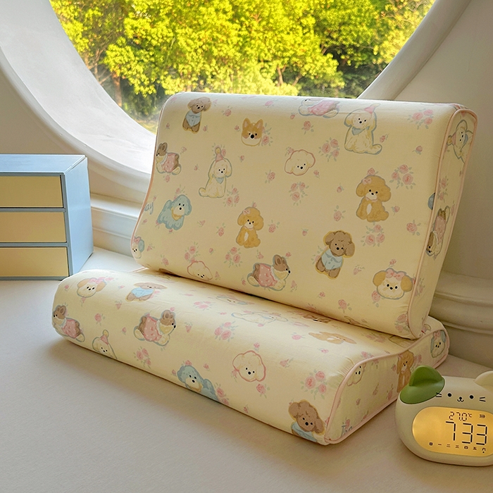 91家纺网 家纺一手货源 找家纺 百寐 2025新款13372全棉立体滚边立体记忆枕套30×50/40×60碎花卡通枕套 泡芙狗