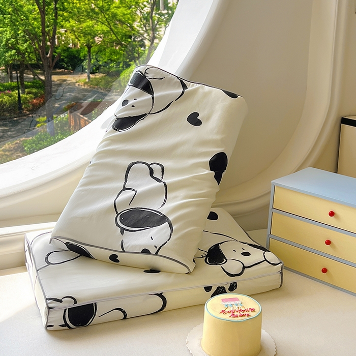 91家纺网 家纺一手货源 找家纺 百寐 2025新款13372全棉立体滚边立体记忆枕套30×50/40×60碎花卡通枕套 爱心狗