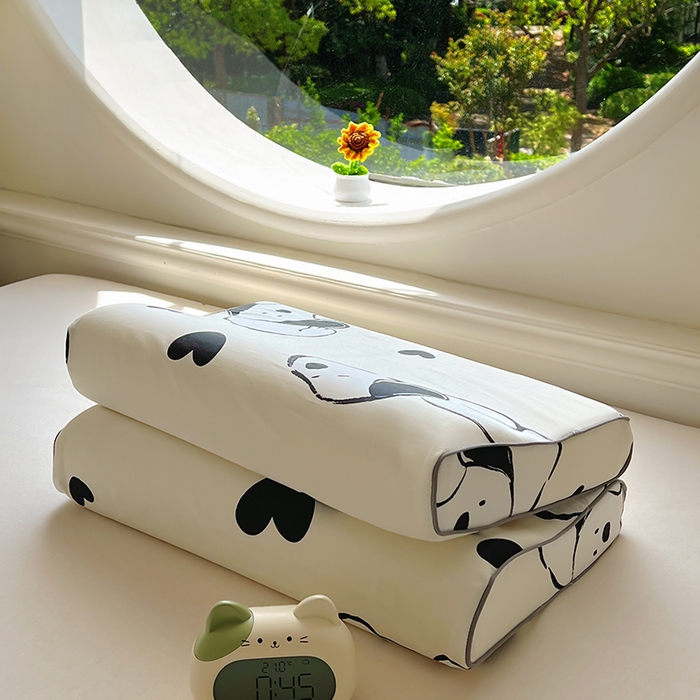 91家纺网 家纺一手货源 找家纺 百寐 2025新款13372全棉立体滚边立体记忆枕套30×50/40×60碎花卡通枕套 爱心狗