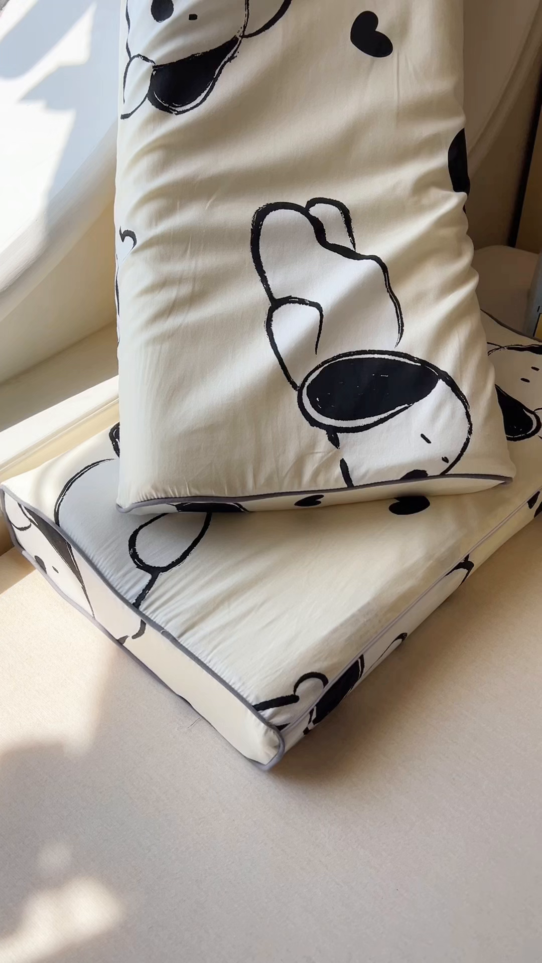 91家纺网 家纺一手货源 找家纺 百寐 2025新款13372全棉立体滚边立体记忆枕套30×50/40×60碎花卡通枕套 爱心狗