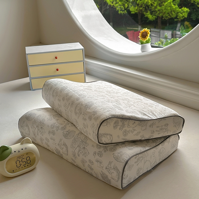 91家纺网 家纺一手货源 找家纺 百寐 2025新款13372全棉立体滚边立体记忆枕套30×50/40×60碎花卡通枕套 布朗熊