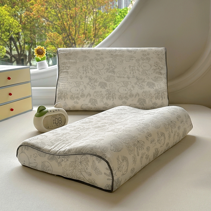 91家纺网 家纺一手货源 找家纺 百寐 2025新款13372全棉立体滚边立体记忆枕套30×50/40×60碎花卡通枕套 布朗熊