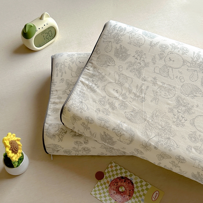 91家纺网 家纺一手货源 找家纺 百寐 2025新款13372全棉立体滚边立体记忆枕套30×50/40×60碎花卡通枕套 布朗熊