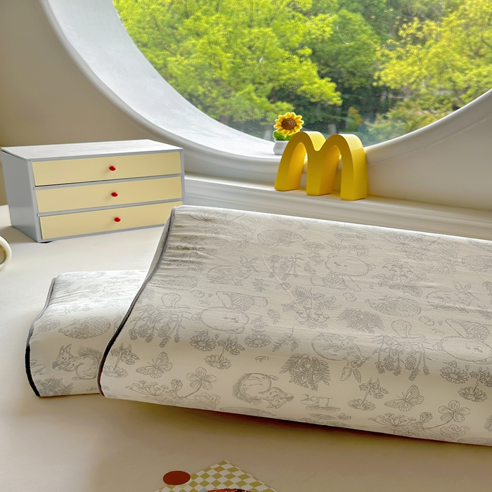 91家纺网 家纺一手货源 找家纺 百寐 2025新款13372全棉立体滚边立体记忆枕套30×50/40×60碎花卡通枕套 布朗熊