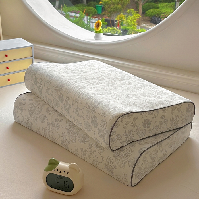 91家纺网 家纺一手货源 找家纺 百寐 2025新款13372全棉立体滚边立体记忆枕套30×50/40×60碎花卡通枕套 布朗熊