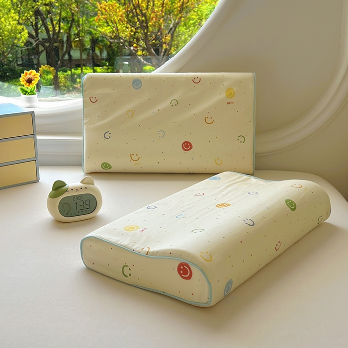 91家纺网 家纺一手货源 找家纺 百寐 2025新款13372全棉立体滚边立体记忆枕套30×50/40×60碎花卡通枕套 多彩笑脸