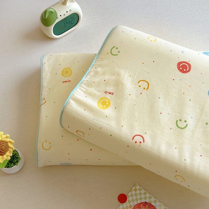 91家纺网 家纺一手货源 找家纺 百寐 2025新款13372全棉立体滚边立体记忆枕套30×50/40×60碎花卡通枕套 多彩笑脸