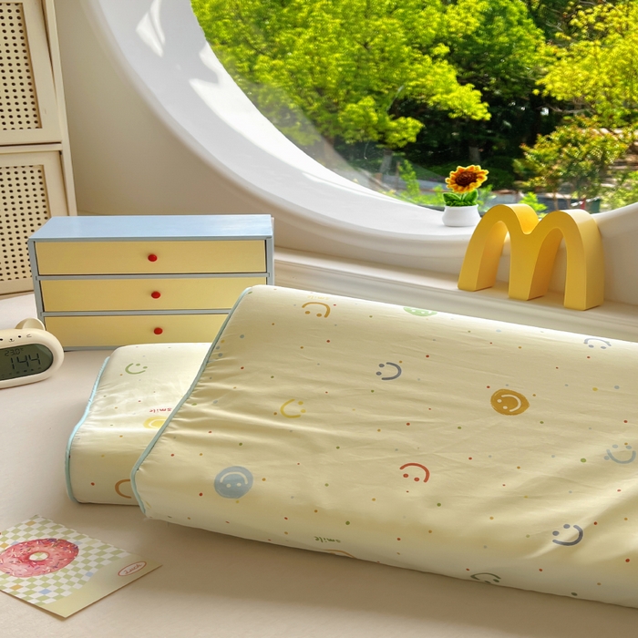 91家纺网 家纺一手货源 找家纺 百寐 2025新款13372全棉立体滚边立体记忆枕套30×50/40×60碎花卡通枕套 多彩笑脸