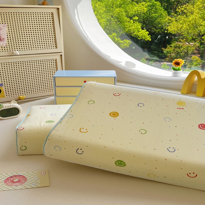 91家纺网 家纺一手货源 找家纺 百寐 2025新款13372全棉立体滚边立体记忆枕套30×50/40×60碎花卡通枕套 多彩笑脸