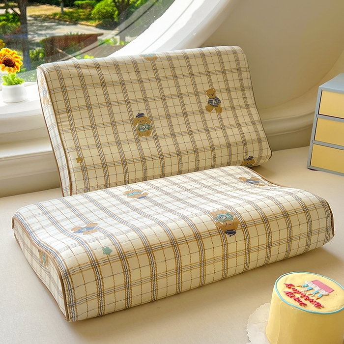 91家纺网 家纺一手货源 找家纺 百寐 2025新款13372全棉立体滚边立体记忆枕套30×50/40×60碎花卡通枕套 格子熊