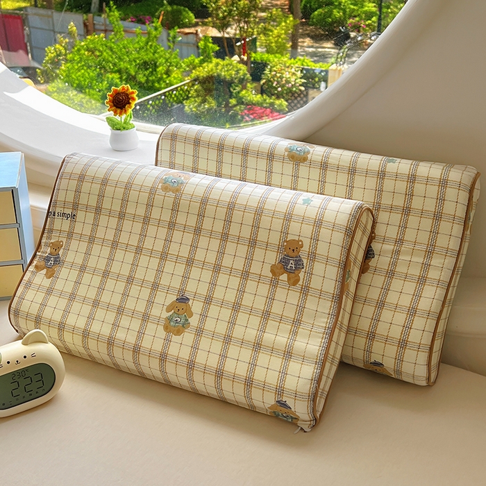 91家纺网 家纺一手货源 找家纺 百寐 2025新款13372全棉立体滚边立体记忆枕套30×50/40×60碎花卡通枕套 格子熊