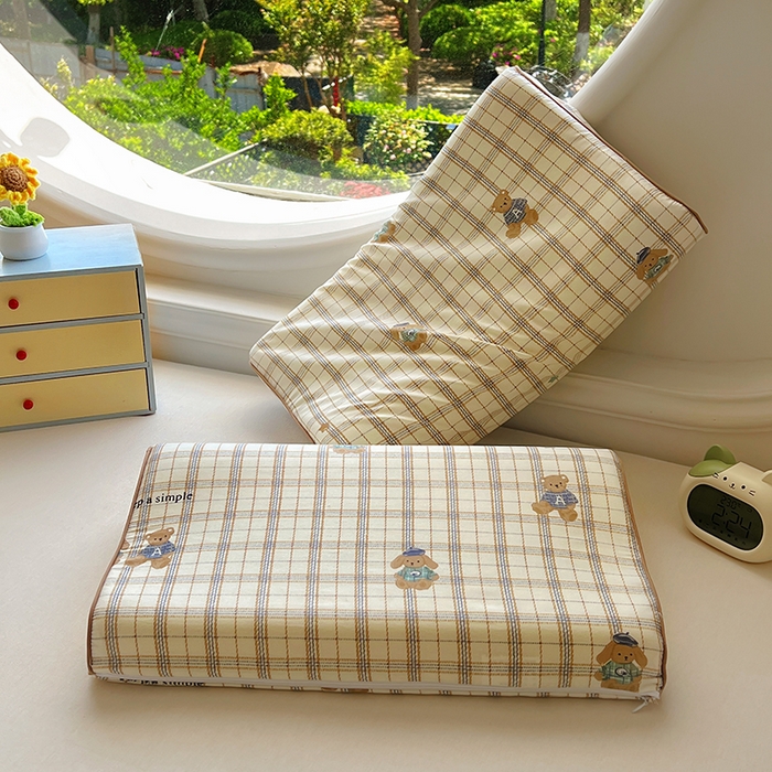 91家纺网 家纺一手货源 找家纺 百寐 2025新款13372全棉立体滚边立体记忆枕套30×50/40×60碎花卡通枕套 格子熊