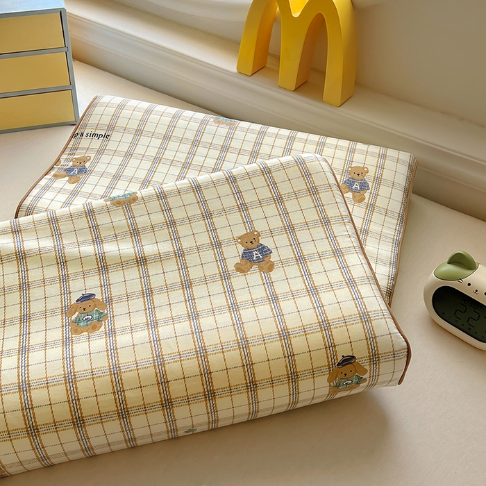 91家纺网 家纺一手货源 找家纺 百寐 2025新款13372全棉立体滚边立体记忆枕套30×50/40×60碎花卡通枕套 格子熊