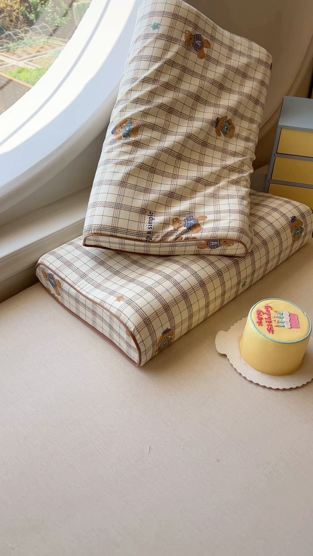 91家纺网 家纺一手货源 找家纺 百寐 2025新款13372全棉立体滚边立体记忆枕套30×50/40×60碎花卡通枕套 格子熊