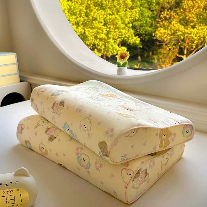 91家纺网 家纺一手货源 找家纺 百寐 2025新款13372全棉立体滚边立体记忆枕套30×50/40×60碎花卡通枕套 泡芙狗