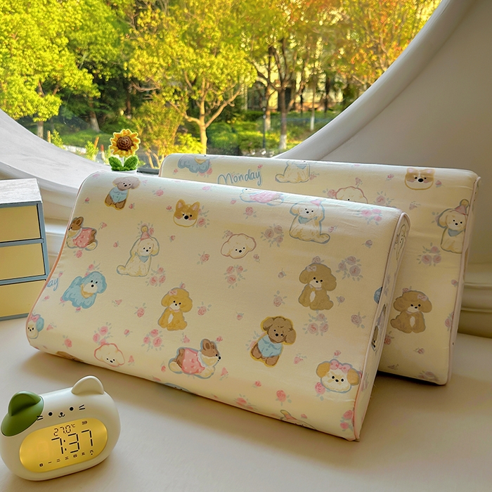 91家纺网 家纺一手货源 找家纺 百寐 2025新款13372全棉立体滚边立体记忆枕套30×50/40×60碎花卡通枕套 泡芙狗