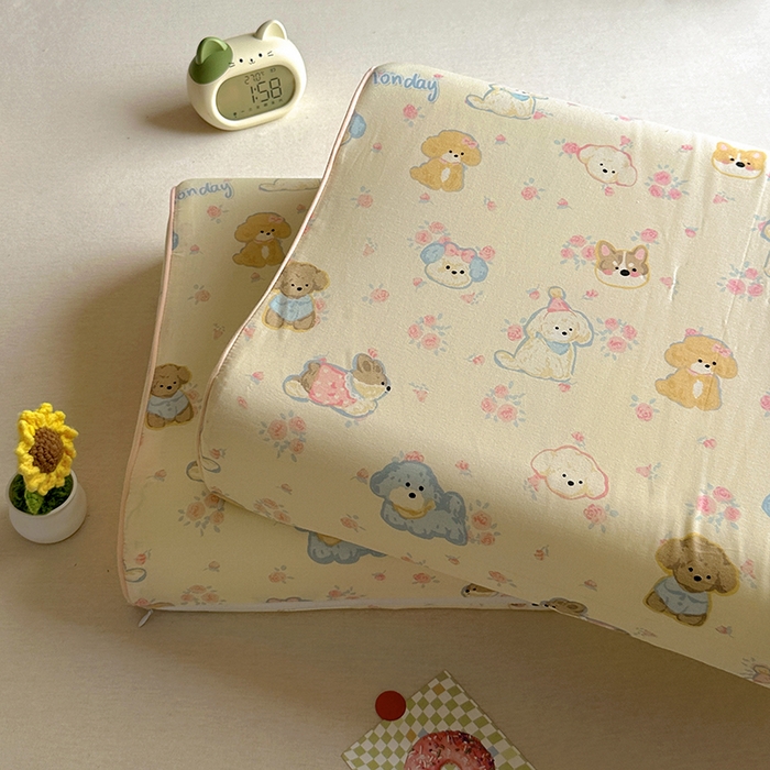 91家纺网 家纺一手货源 找家纺 百寐 2025新款13372全棉立体滚边立体记忆枕套30×50/40×60碎花卡通枕套 泡芙狗