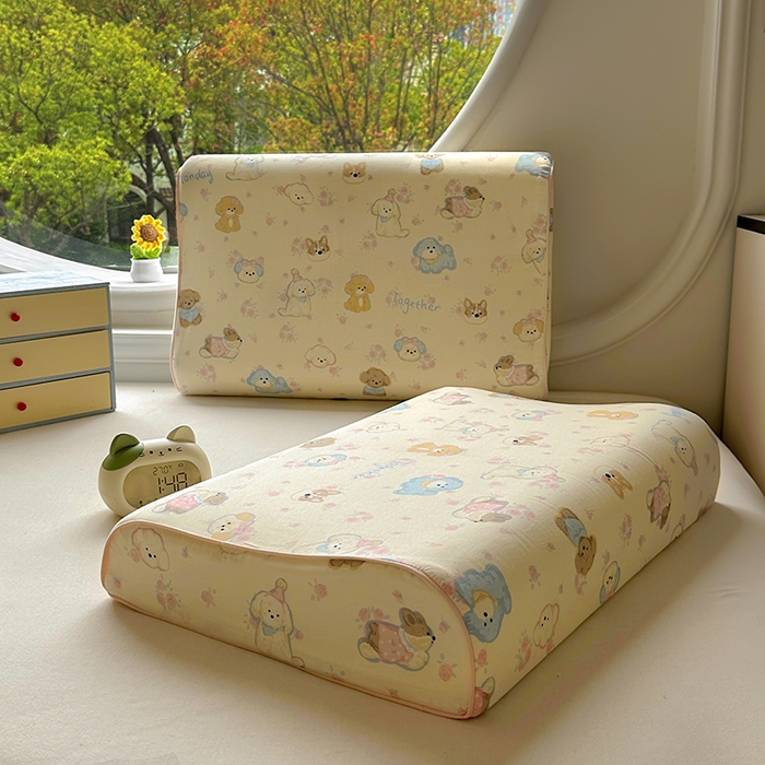 91家纺网 家纺一手货源 找家纺 百寐 2025新款13372全棉立体滚边立体记忆枕套30×50/40×60碎花卡通枕套 泡芙狗