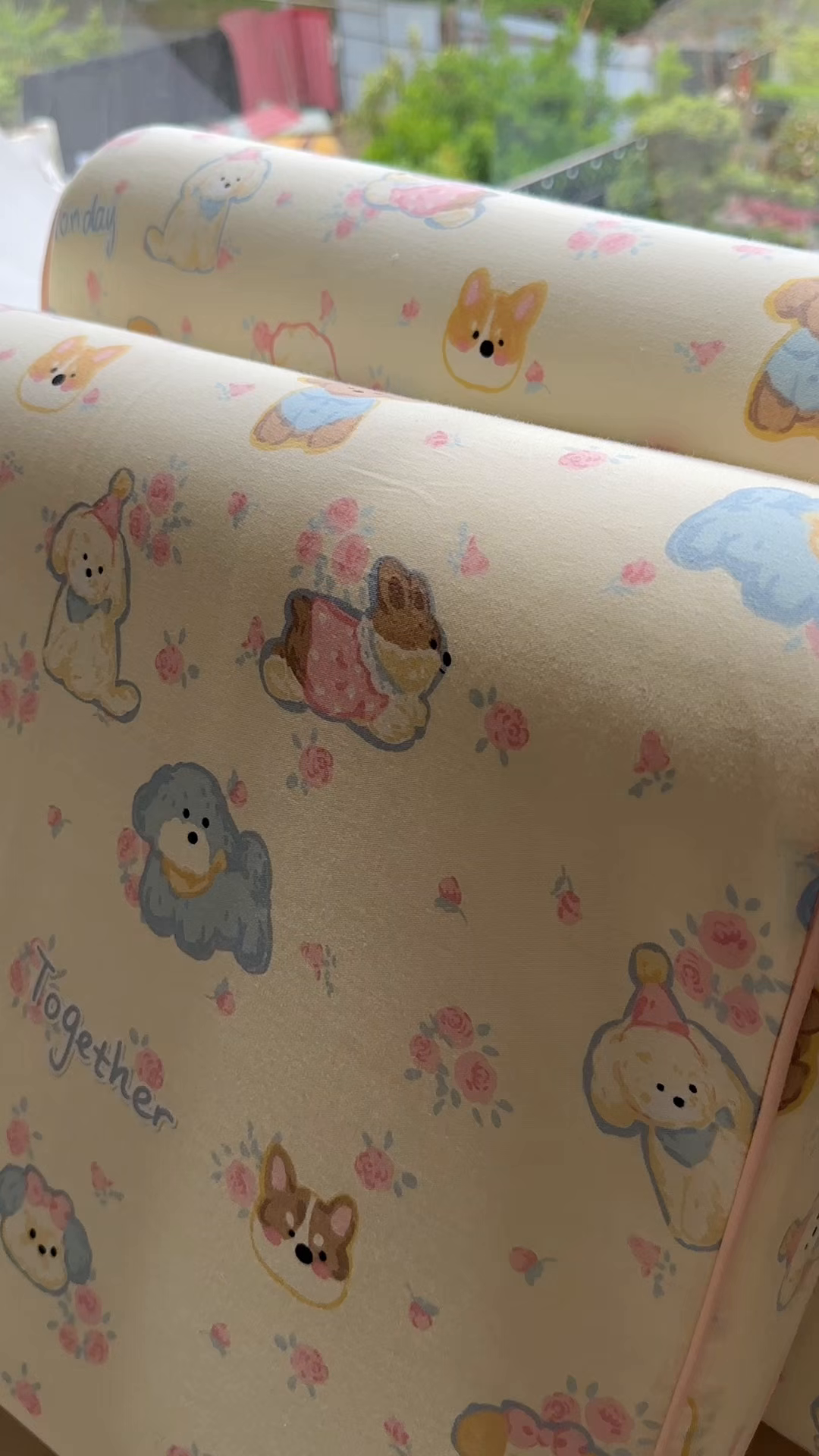 91家纺网 家纺一手货源 找家纺 百寐 2025新款13372全棉立体滚边立体记忆枕套30×50/40×60碎花卡通枕套 泡芙狗