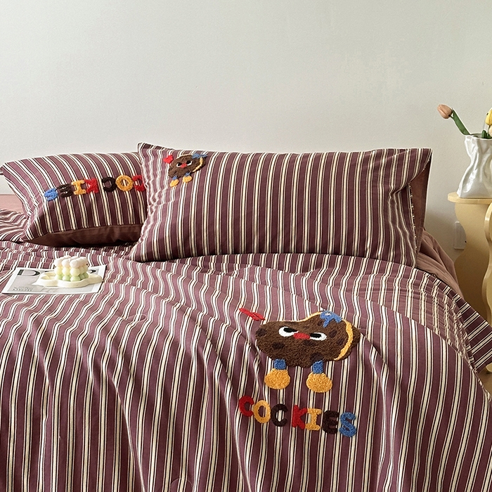 91家纺网 家纺一手货源 找家纺 怡家居 2025新款全棉双层纱毛巾绣夏被四件套 夏被-可爱曲奇