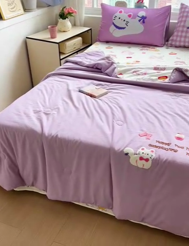 91家纺网 家纺一手货源 找家纺 一霖家纺 2025新款高克重云朵毛巾绣夏被 糖果罐头