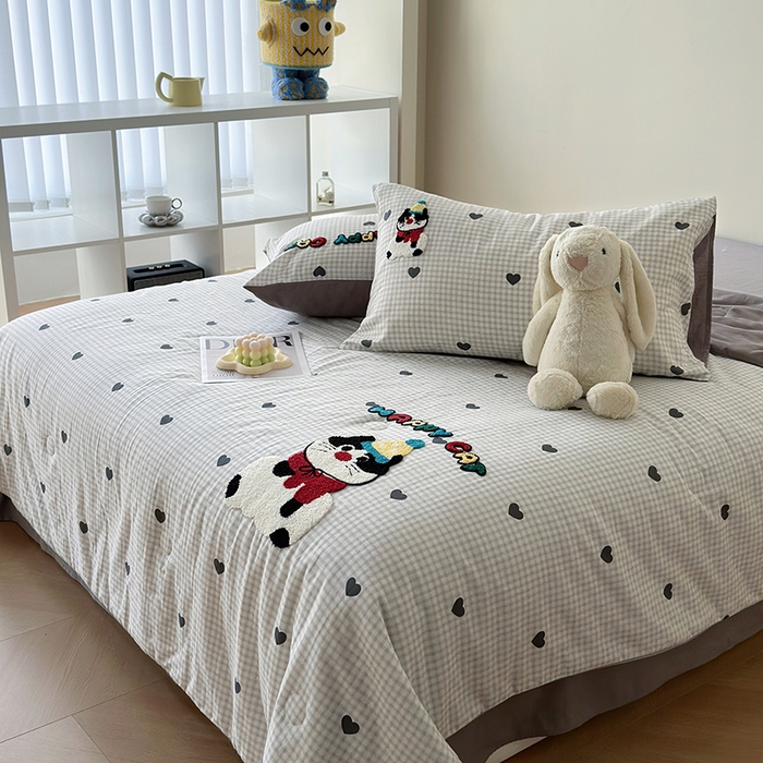 91家纺网 家纺一手货源 找家纺 怡家居 2025新款全棉双层纱毛巾绣夏被四件套 夏被-萌趣猫