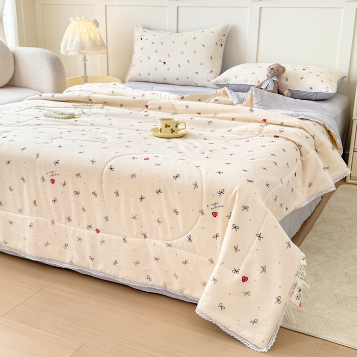 91家纺网 家纺一手货源 找家纺 （总）仁凯家纺 2025新款A类针织棉双层纱100%新疆棉花花边夏凉被四件套（包检测）（提供买家秀）