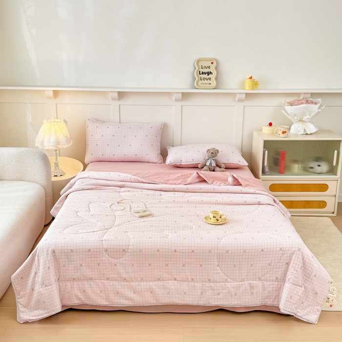 91家纺网 家纺一手货源 找家纺 仁凯家纺 2025新款A类针织棉双层纱100%新疆棉花花边夏凉被四件套（包检测）（提供买家秀） 格调