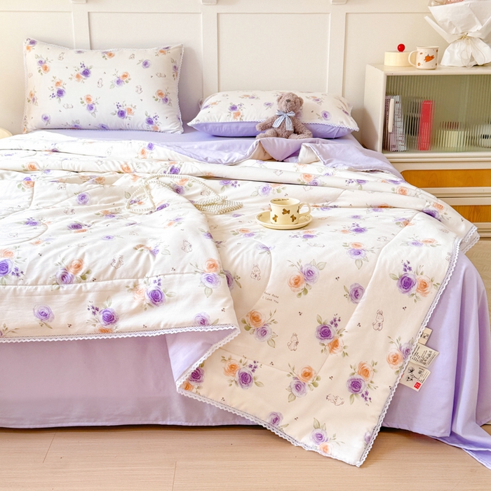 91家纺网 家纺一手货源 找家纺 仁凯家纺 2025新款A类针织棉双层纱100%新疆棉花花边夏凉被四件套（包检测）（提供买家秀） 玫瑰兔