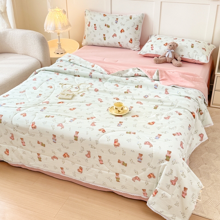 91家纺网 家纺一手货源 找家纺 仁凯家纺 2025新款A类针织棉双层纱100%新疆棉花花边夏凉被四件套（包检测）（提供买家秀） 绅士熊