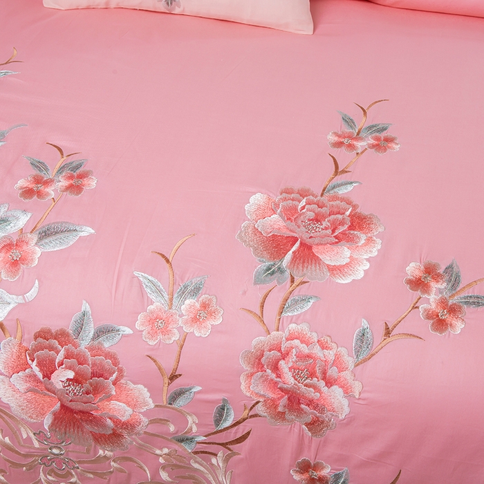 91家纺网 家纺一手货源 找家纺 （总）洽想家 2025新款全棉刺绣粉玉色婚庆四件套多件套（控价销售最低不低于288元）