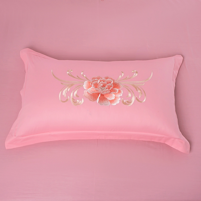 91家纺网 家纺一手货源 找家纺 （总）洽想家 2025新款全棉刺绣粉玉色婚庆四件套多件套（控价销售最低不低于288元）