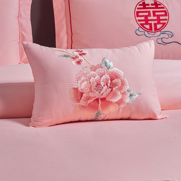 91家纺网 家纺一手货源 找家纺 洽想家 2025新款全棉刺绣粉玉色婚庆四件套多件套（控价销售最低不低于288元） 花田喜事-玉粉