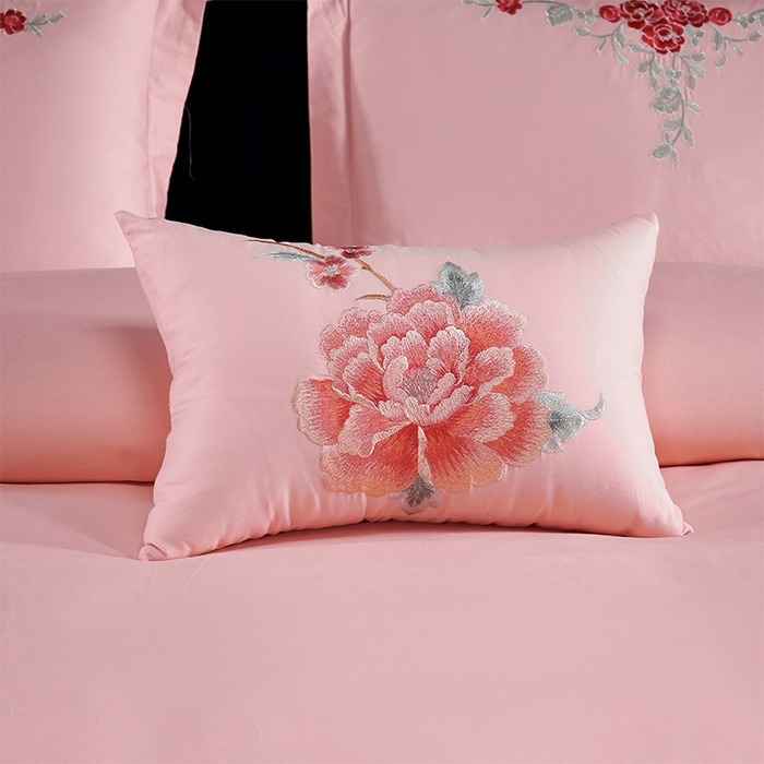 91家纺网 家纺一手货源 找家纺 洽想家 2025新款全棉刺绣粉玉色婚庆四件套多件套（控价销售最低不低于288元） 玫瑰恋曲