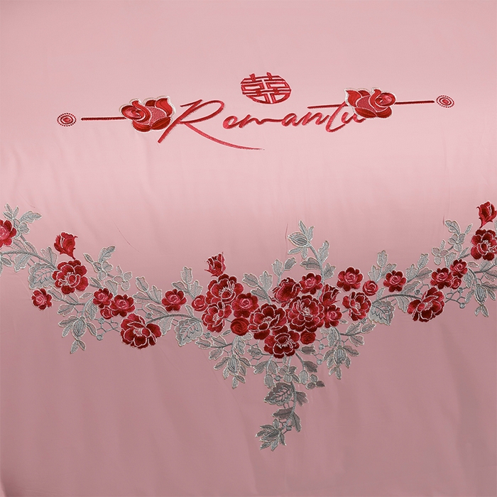 91家纺网 家纺一手货源 找家纺 洽想家 2025新款全棉刺绣粉玉色婚庆四件套多件套（控价销售最低不低于288元） 玫瑰恋曲