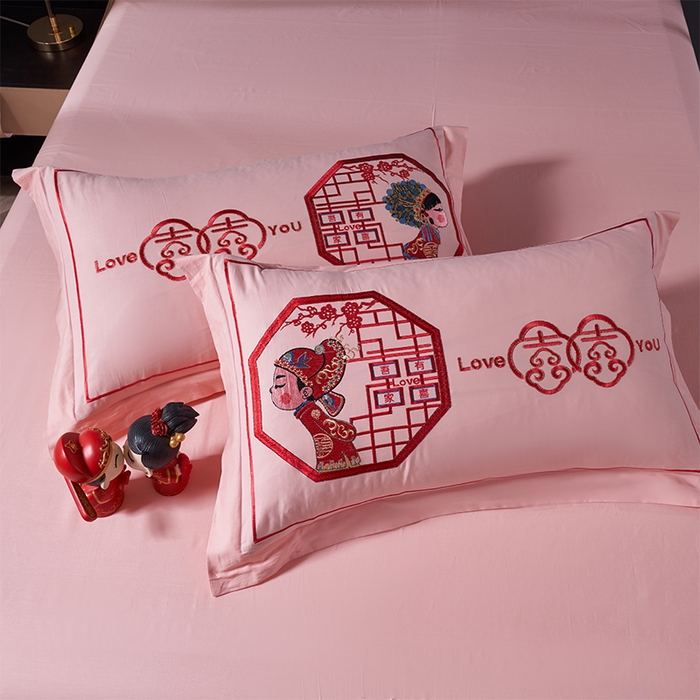 91家纺网 家纺一手货源 找家纺 洽想家 2025新款全棉刺绣粉玉色婚庆四件套多件套（控价销售最低不低于288元） 相亲相爱（玉粉）